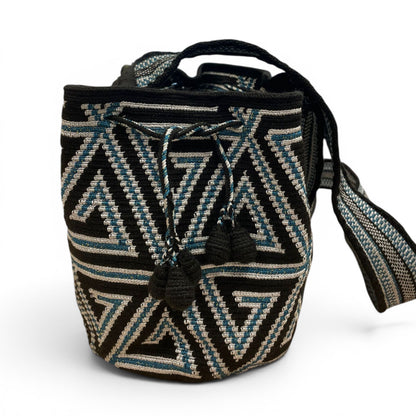 Borsa Mochila Wayuu Chiquita Colombiana, Autentica e Tessuta a mano dalle donne Wayuu.