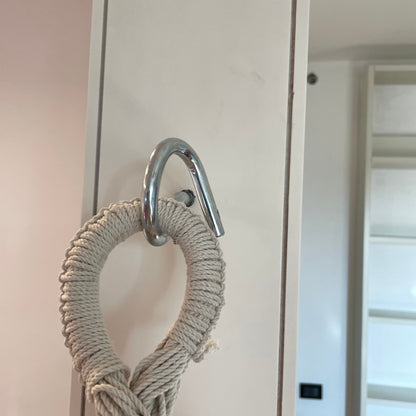 gancio per installare un'amaca all'interno della casa