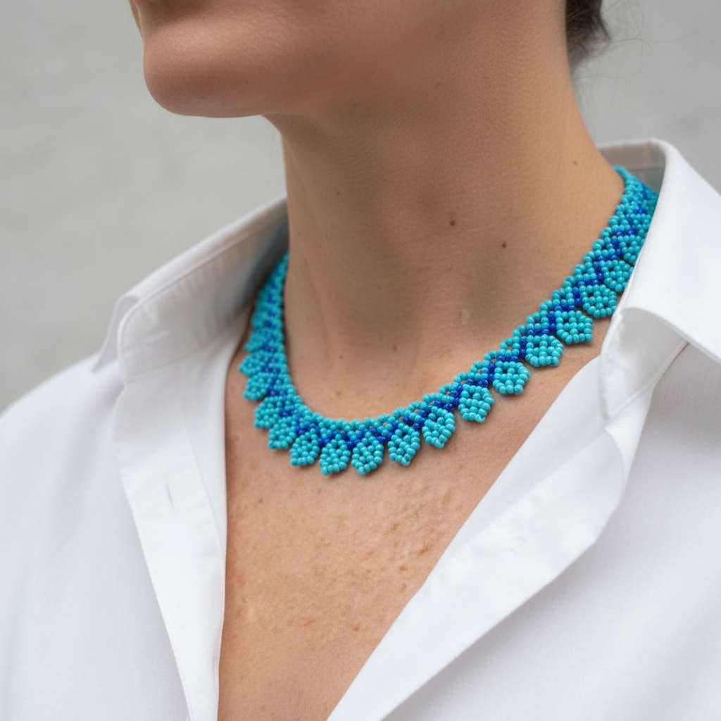 Colla Emberá piccola tessuta a mano 